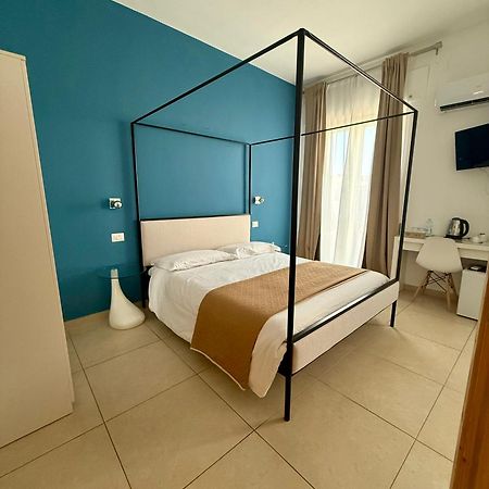 Les Chambres De Francoise Guest House Ольбія Екстер'єр фото