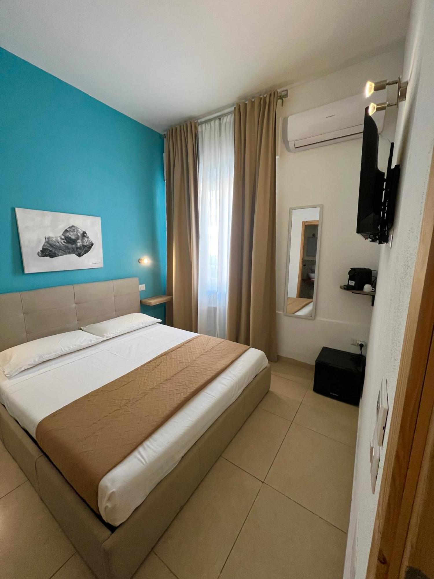 Les Chambres De Francoise Guest House Ольбія Екстер'єр фото