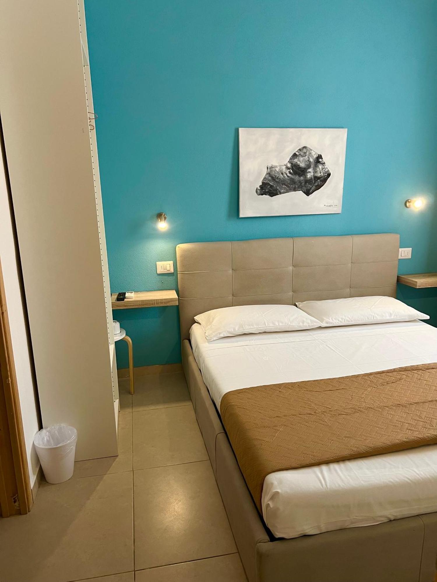 Les Chambres De Francoise Guest House Ольбія Екстер'єр фото