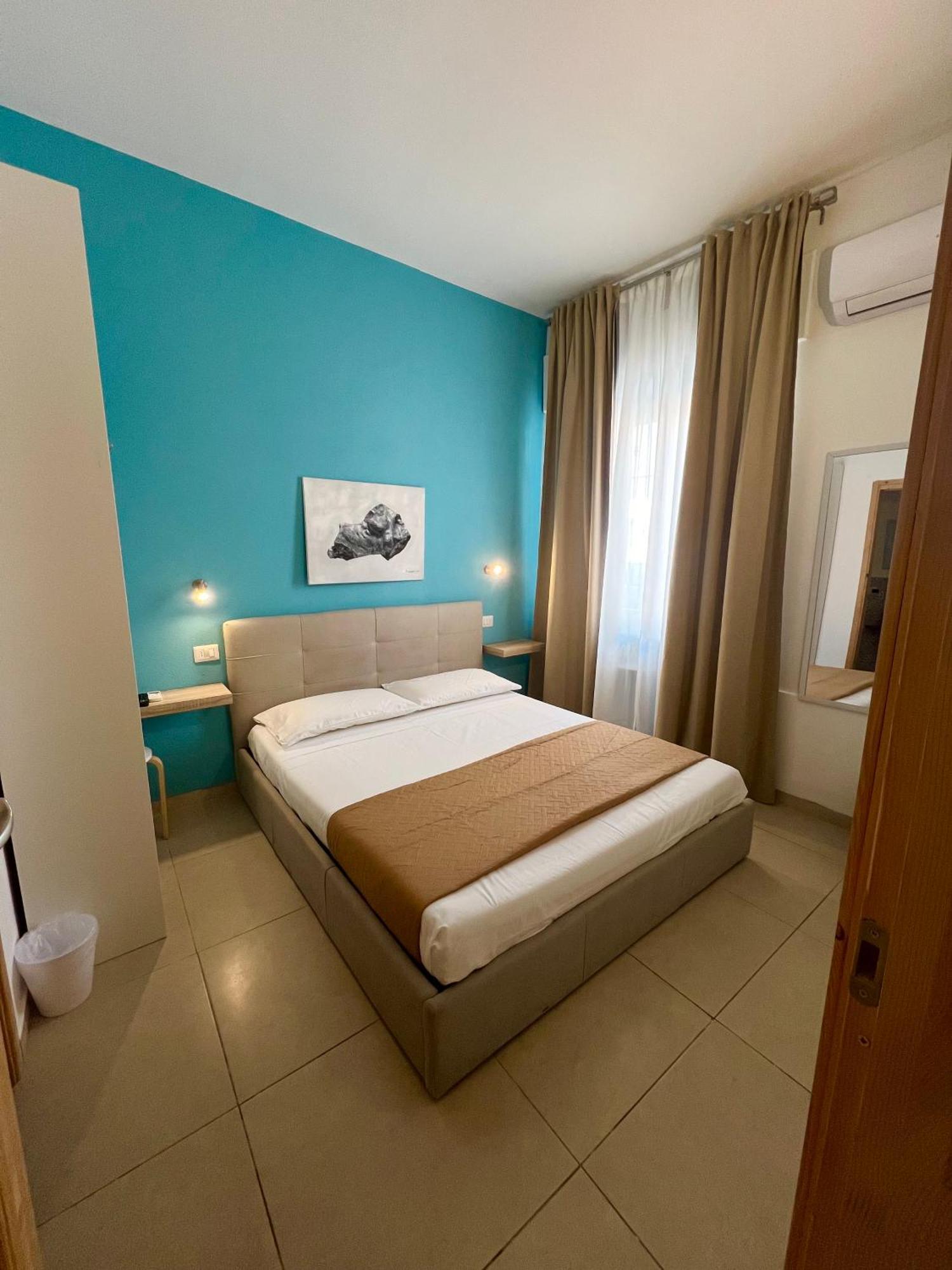 Les Chambres De Francoise Guest House Ольбія Екстер'єр фото