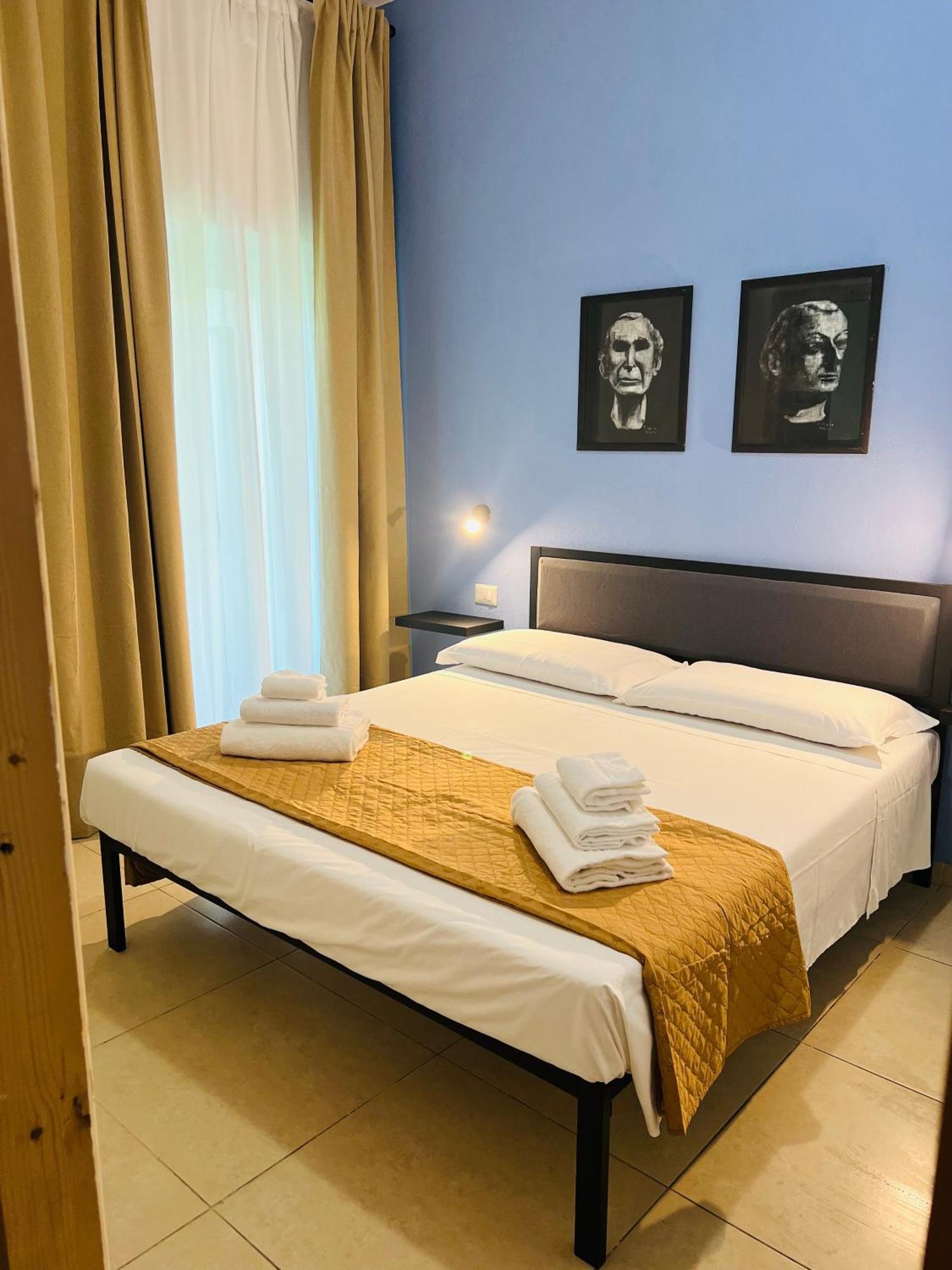 Les Chambres De Francoise Guest House Ольбія Екстер'єр фото
