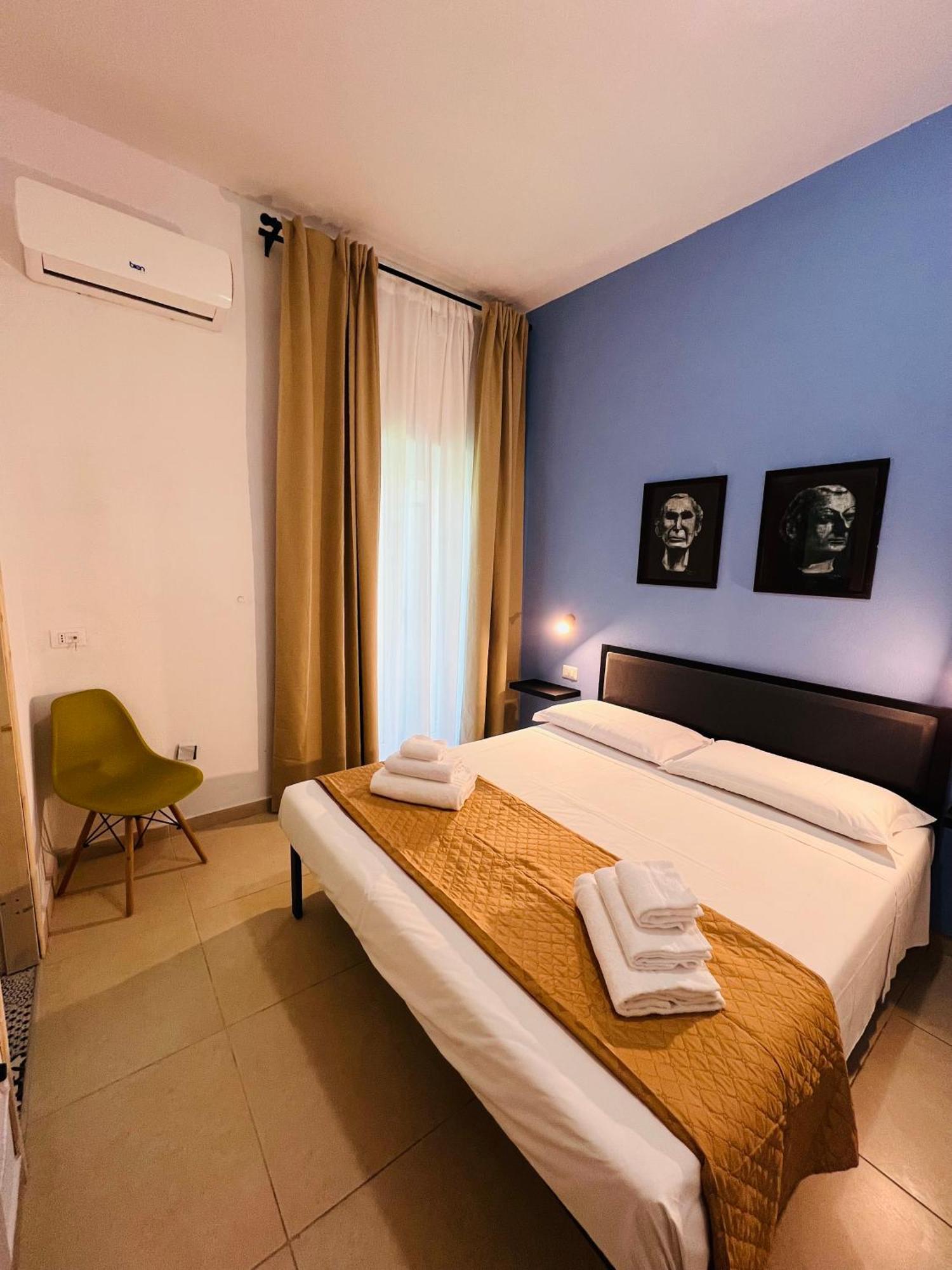 Les Chambres De Francoise Guest House Ольбія Екстер'єр фото