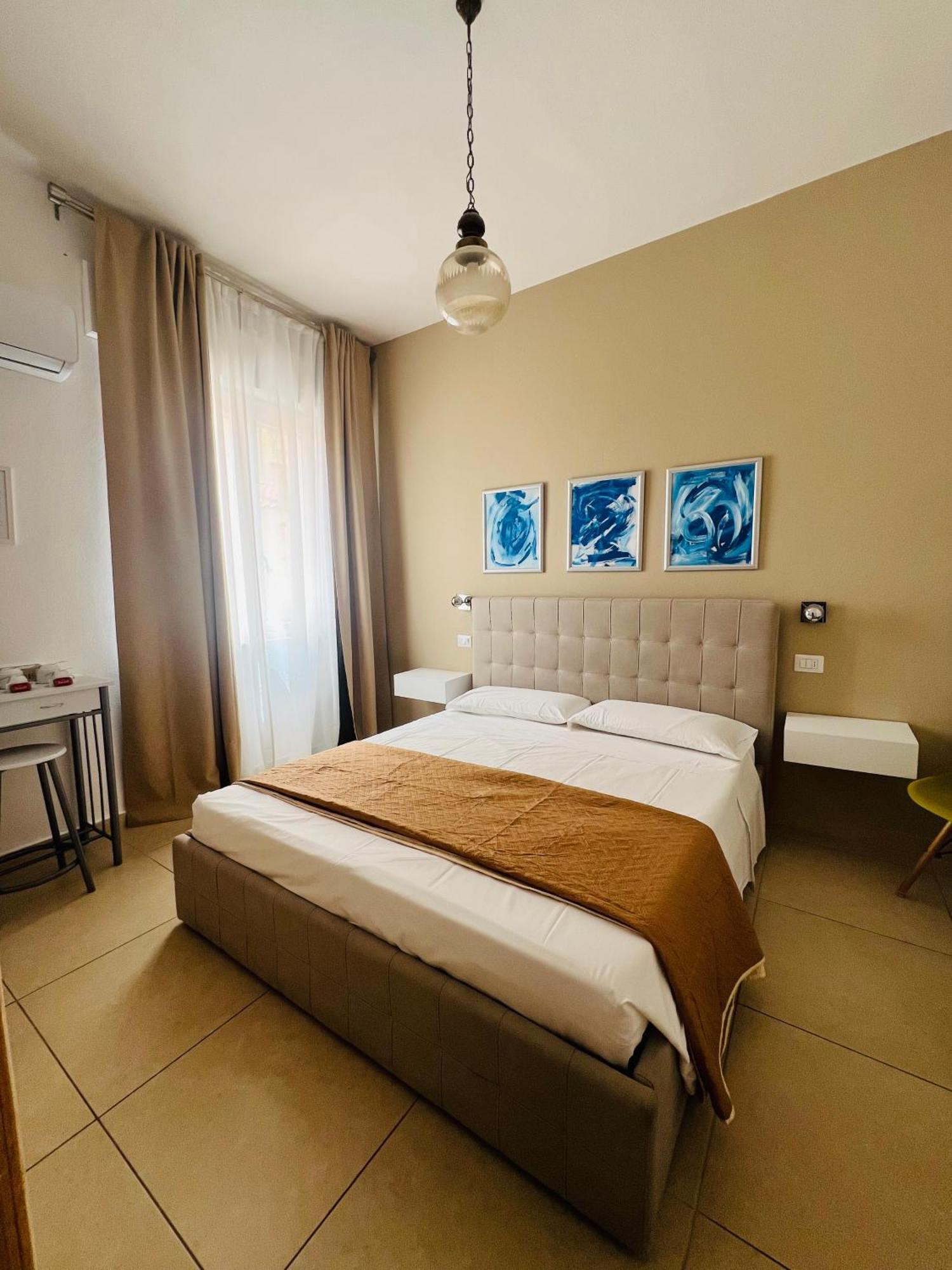 Les Chambres De Francoise Guest House Ольбія Екстер'єр фото