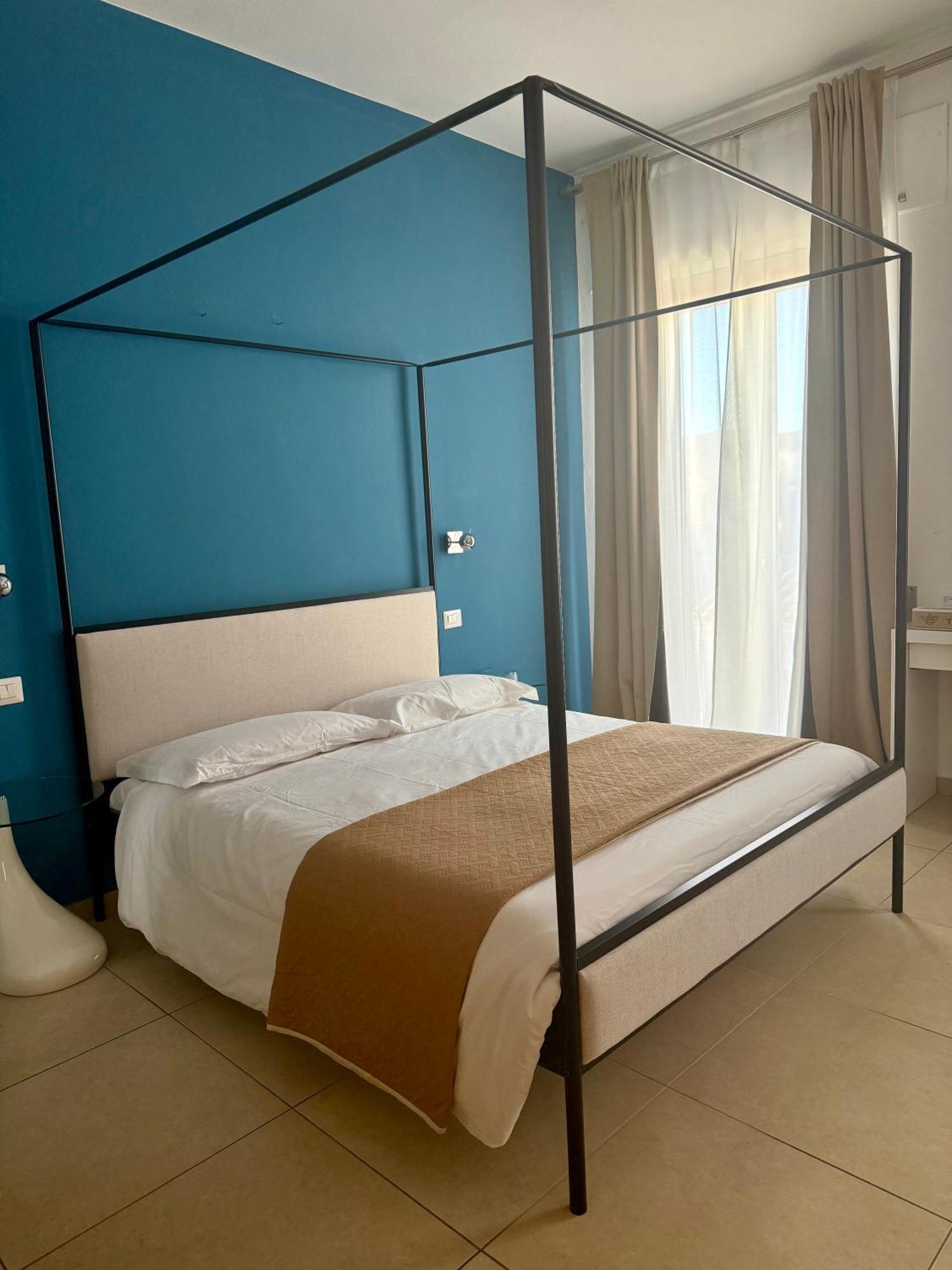 Les Chambres De Francoise Guest House Ольбія Екстер'єр фото