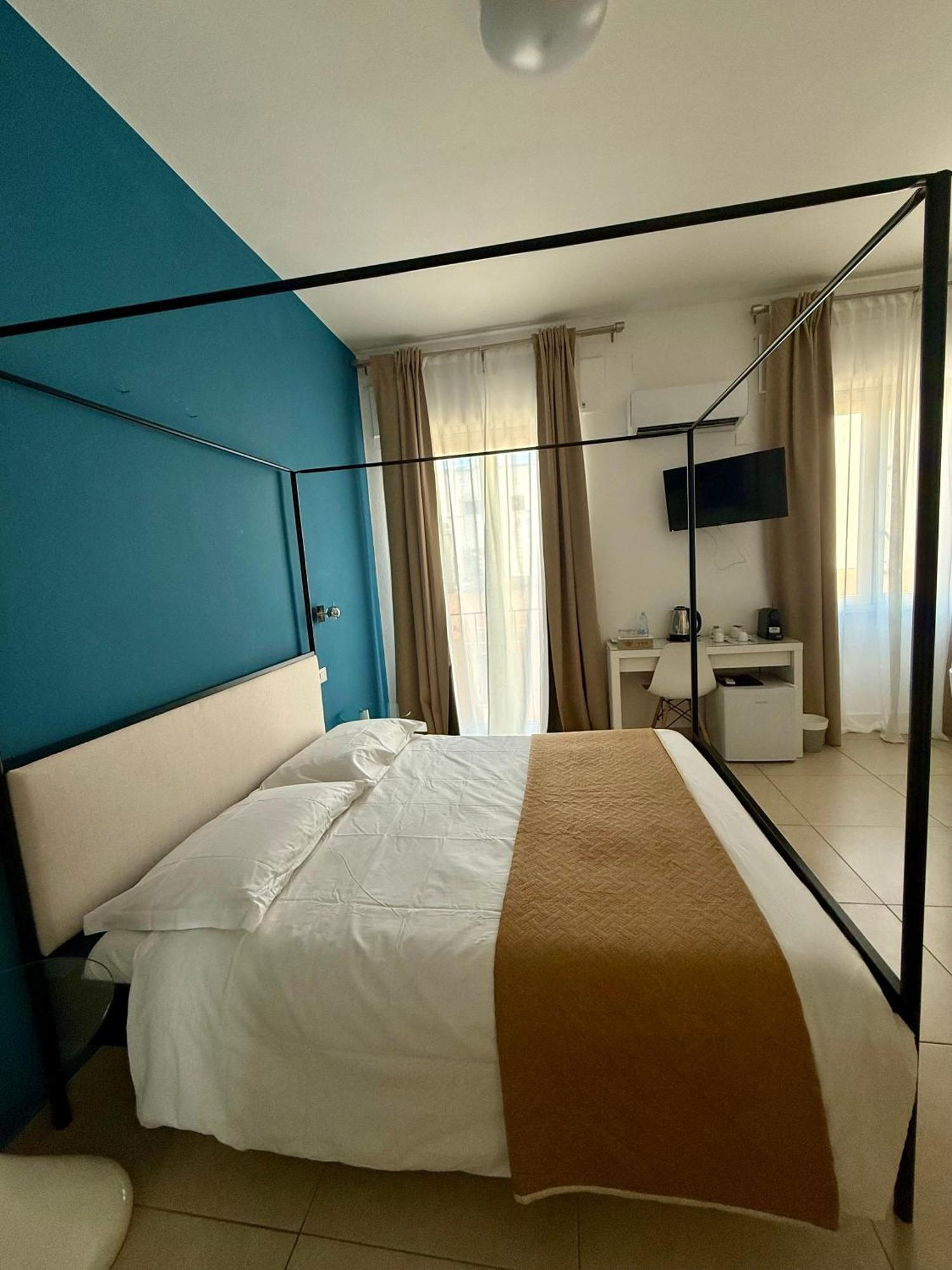 Les Chambres De Francoise Guest House Ольбія Екстер'єр фото
